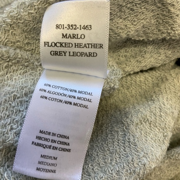 Rails Marlo Flocked Leopard Print Sweatshirt Grey Side Zippers Size M. Like New - Picture 10 of 13